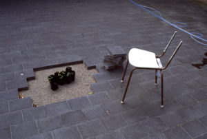 Paul Cullen, Recent Discoveries, 1994 (installation view). Photo by Paul Cullen. Courtesy of the Paul Cullen Archive.