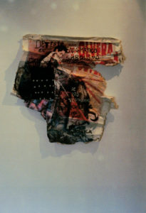 John Reynolds, Detesto el enigmatico simbolismo de los testiculos del toro del Guernica, 1993 (installation view). Mixed media.