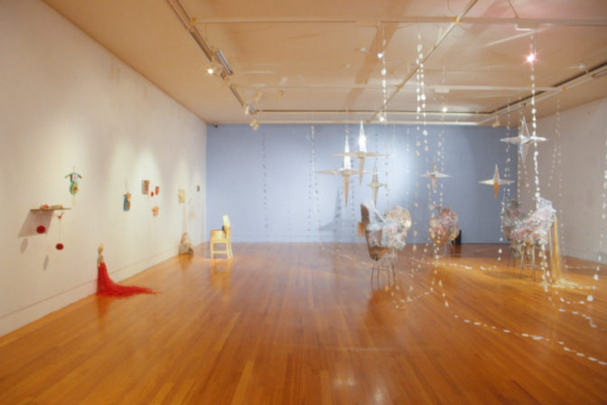 Andrea du Chatenier & Susan Jowsey: WOO, 2005 (installation view).