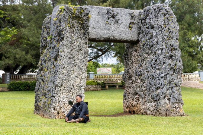 Kalisolaite ‘Uhila, Sun Gate: Ha‘amonga a Maui, 2023. Live-streamed performance. Photo by James Tapsell-Kururangi.