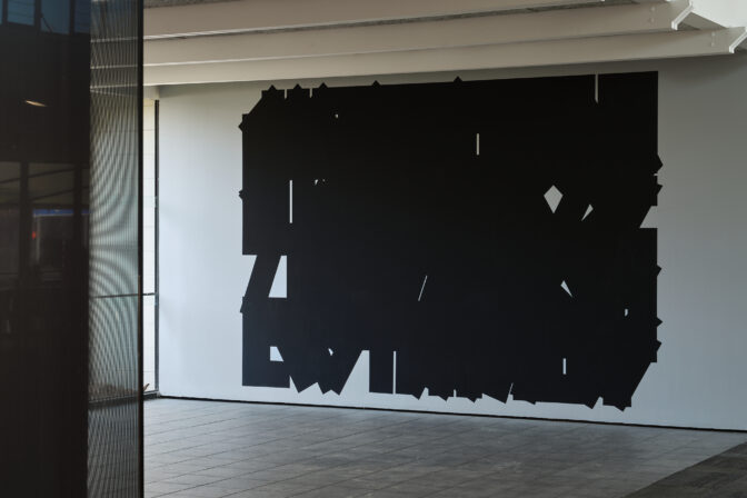 Catherine Griffiths, 7/7, 14 views, 2023 (installation view) masked acrylic wall paint, photo by Samuel Hartnett